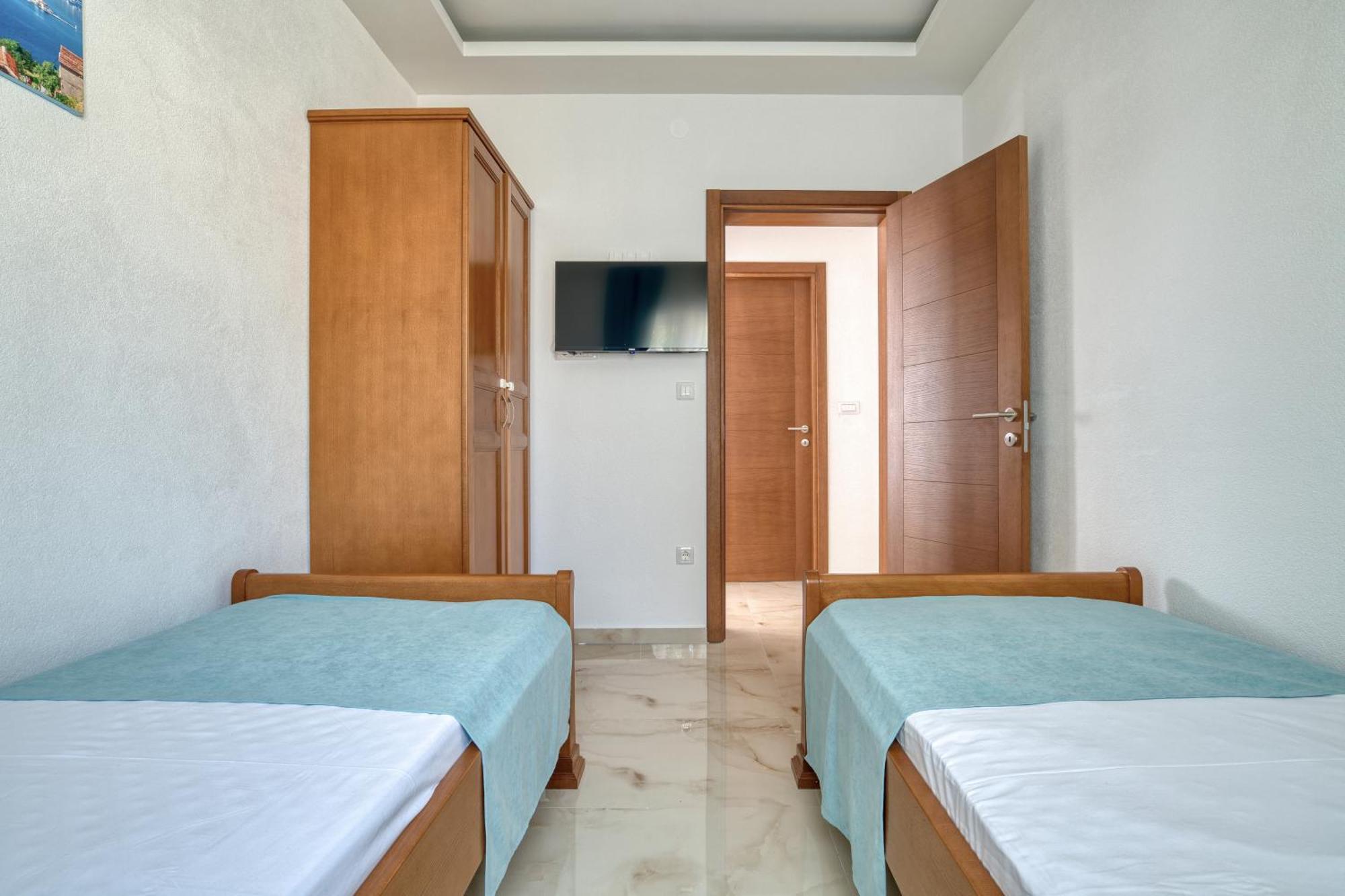 Apartments Ljubica Herceg Novi Buitenkant foto