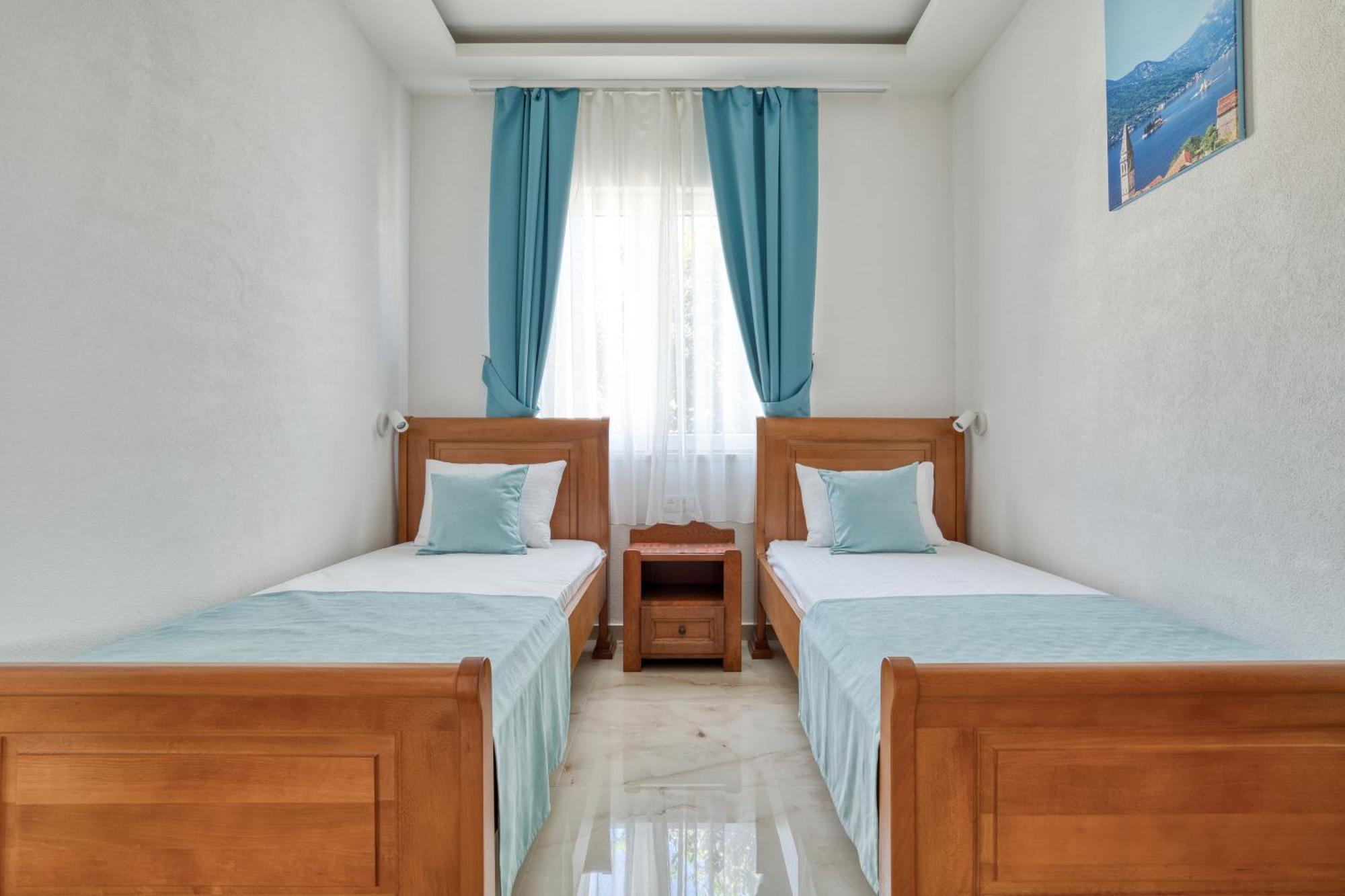 Apartments Ljubica Herceg Novi Buitenkant foto