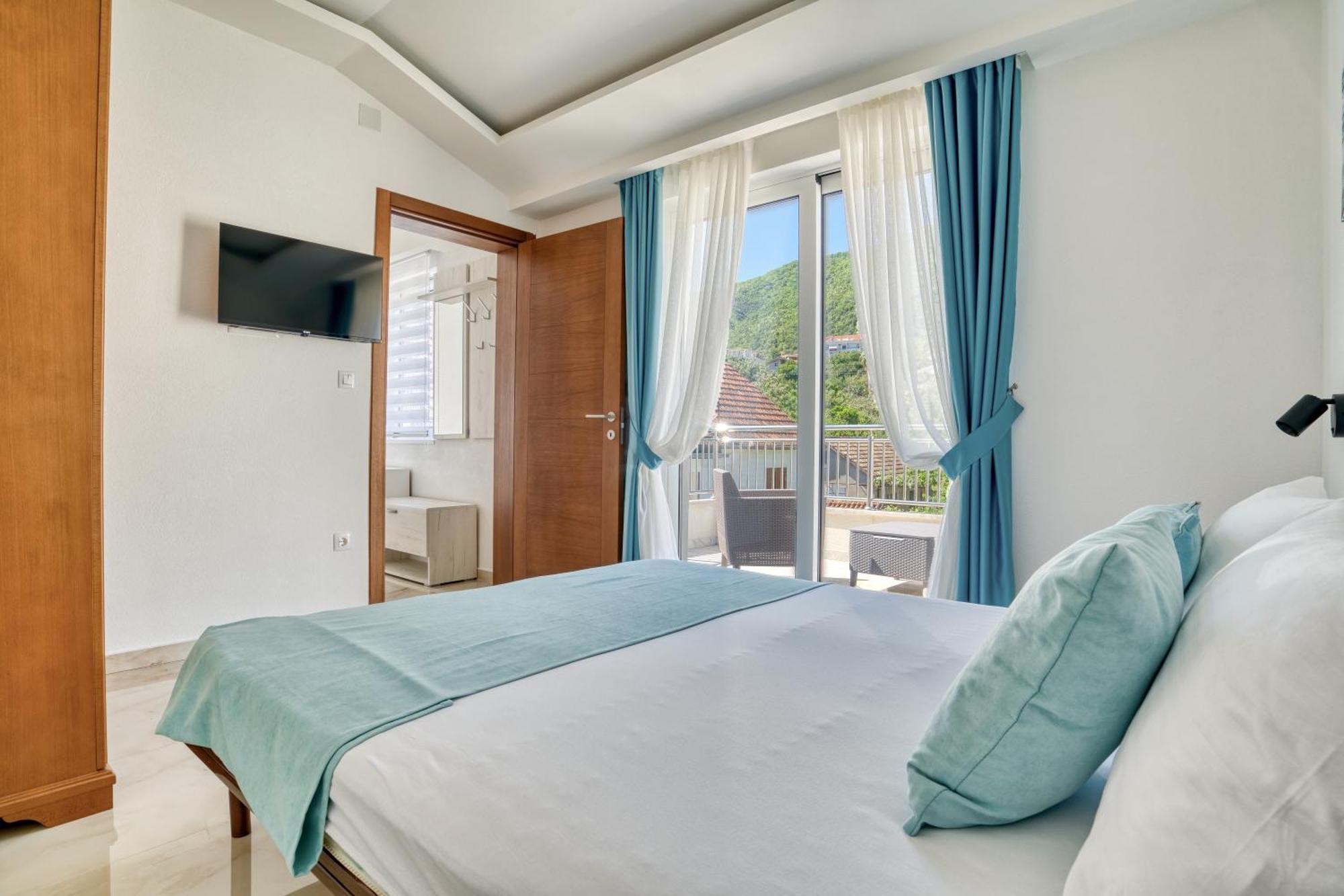 Apartments Ljubica Herceg Novi Buitenkant foto