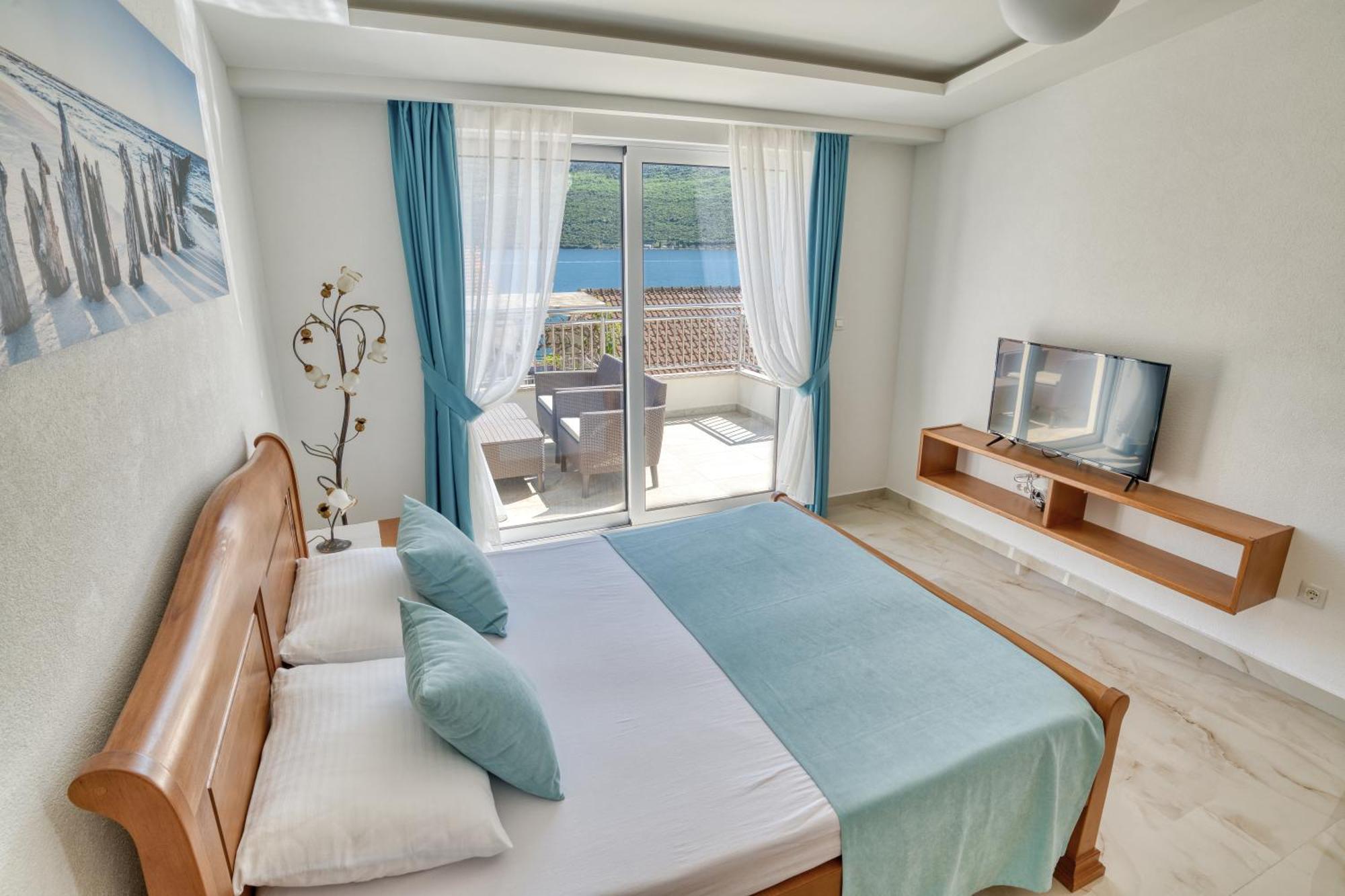 Apartments Ljubica Herceg Novi Buitenkant foto
