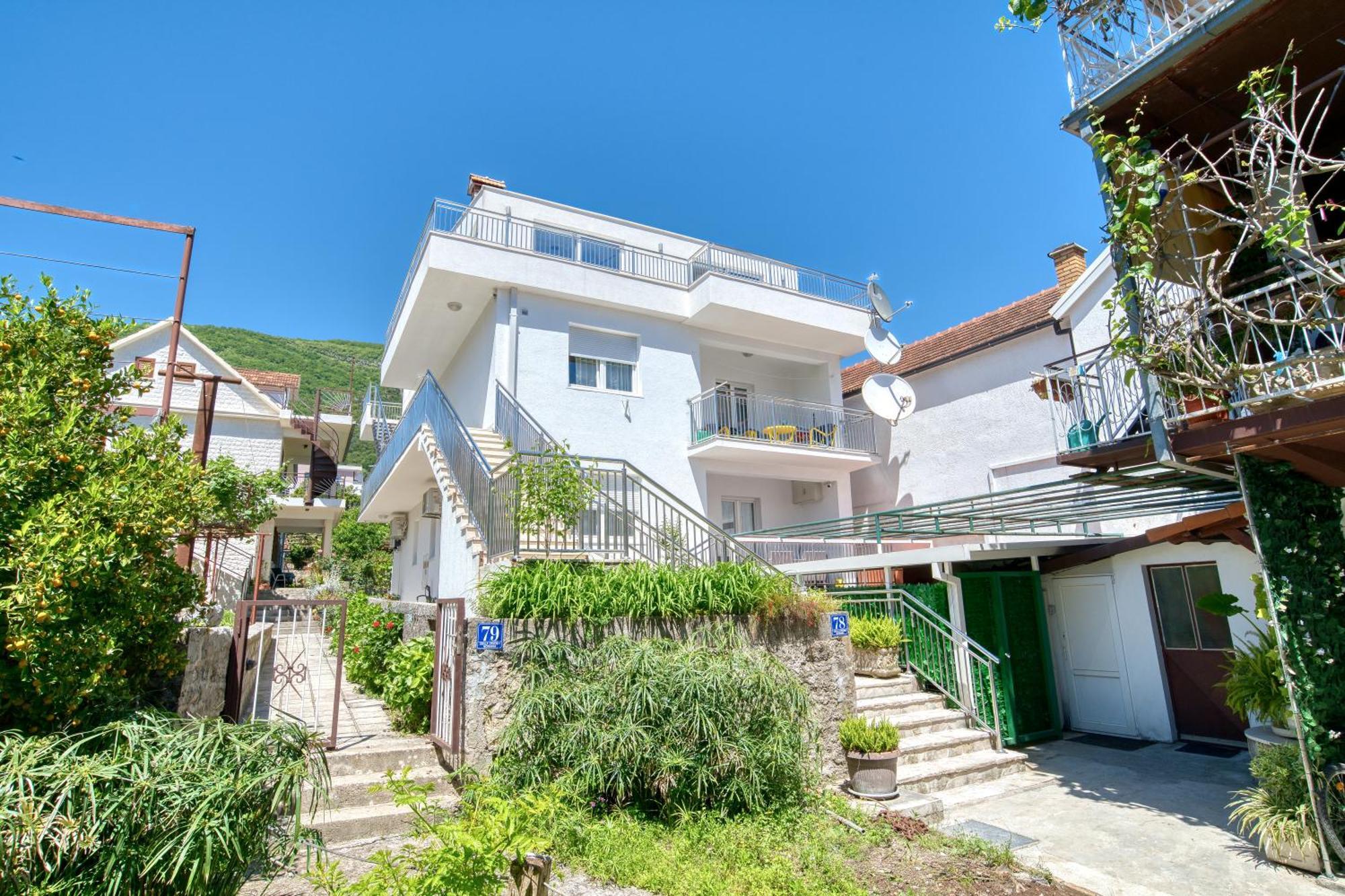 Apartments Ljubica Herceg Novi Buitenkant foto